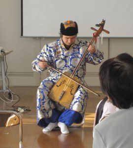 馬頭琴の演奏